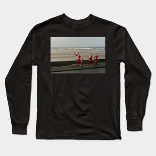 Santas going for a walk Long Sleeve T-Shirt